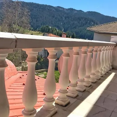 Retro Villa Grashtitsa
